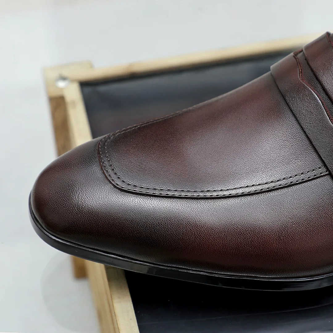 Men's shoes 💰460 🔥Ferragamo's new men's casual slip-on shoes🇨🇳Official website original 1:1 mold, original quality💯Fine workmanship, high-end luxury☘The upper is made of imported Italian first-layer cowhide🌴Luxurious water dyeing🐂Leather lining🍓Rubber wear-resistant and non-slip outsole, breathable and comfortable to wear🍍The first choice for high-grade men, 5 colors available! Code number 38-44 (45.46. Customized)